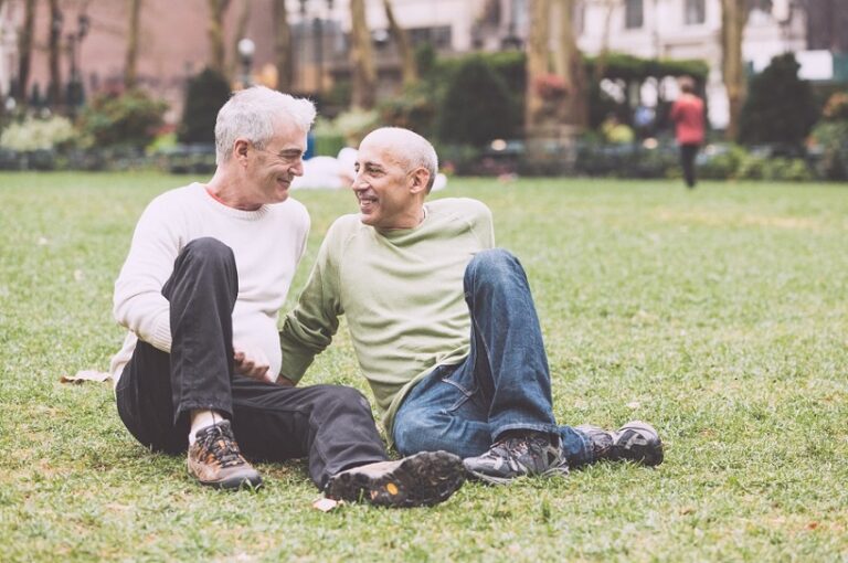 9 Best Gay Dating Apps & Sites for older guys