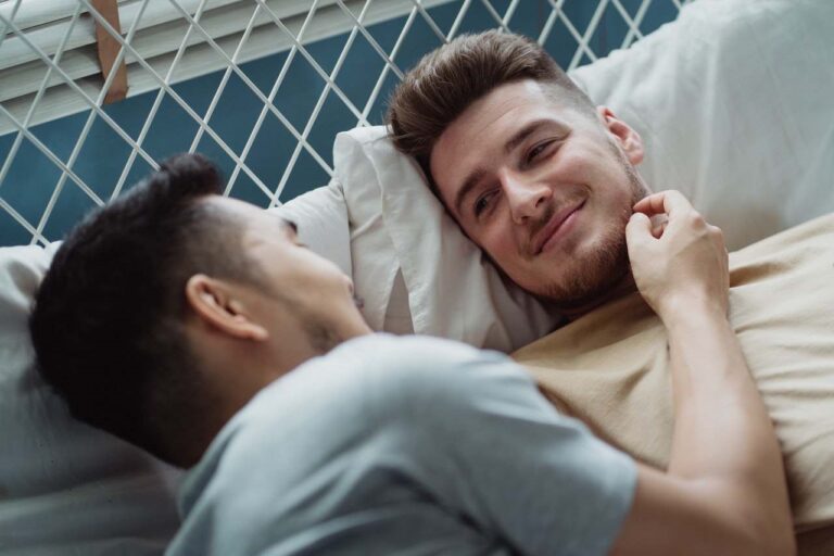 9 Best Christian Gay Dating Sites & Apps